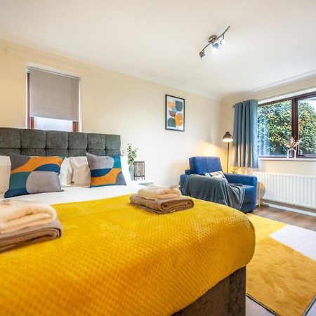 Grange Studio Apartment - Heathrow Staines-upon-Thames Eksteriør bilde