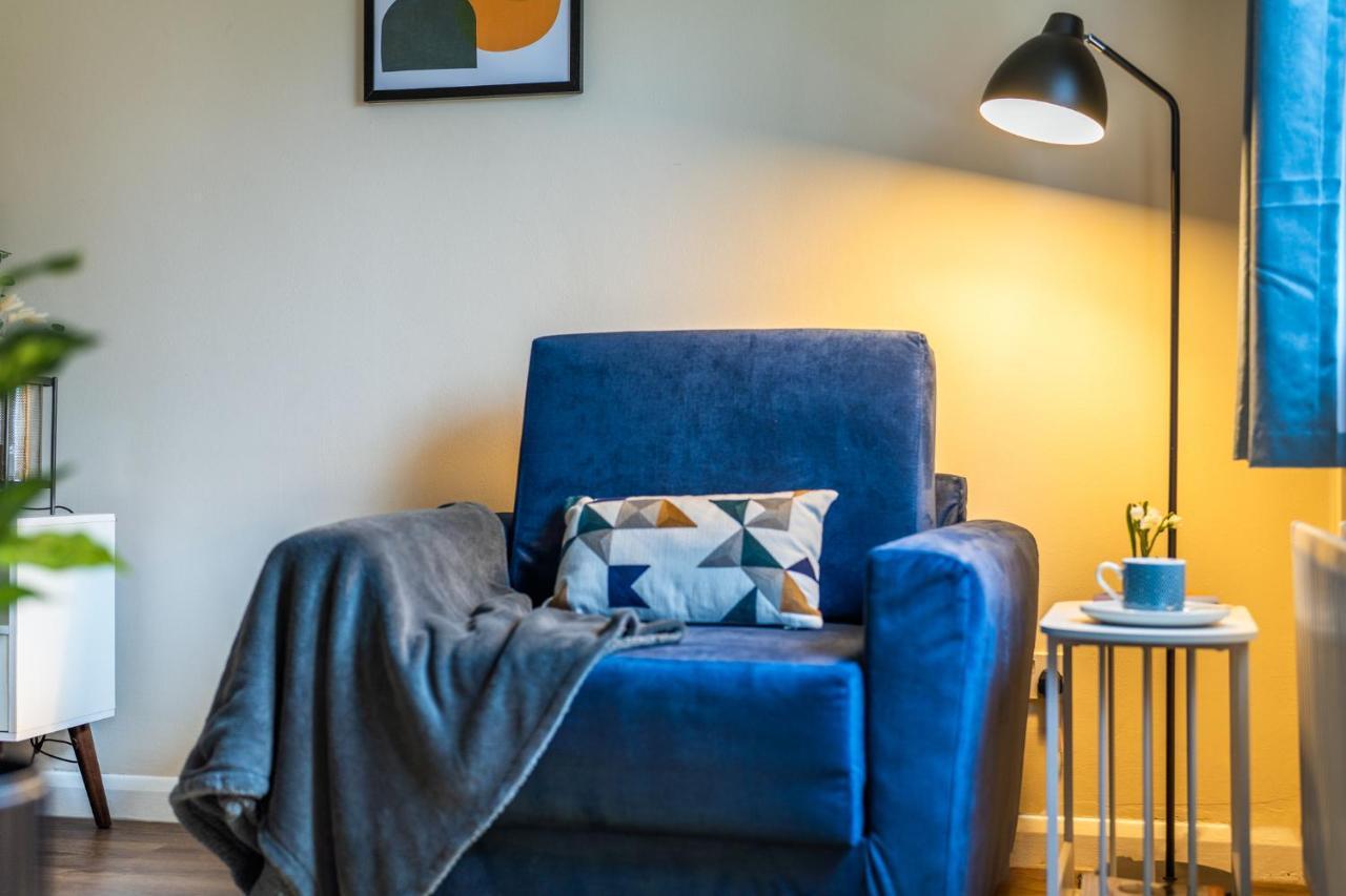 Grange Studio Apartment - Heathrow Staines-upon-Thames Eksteriør bilde