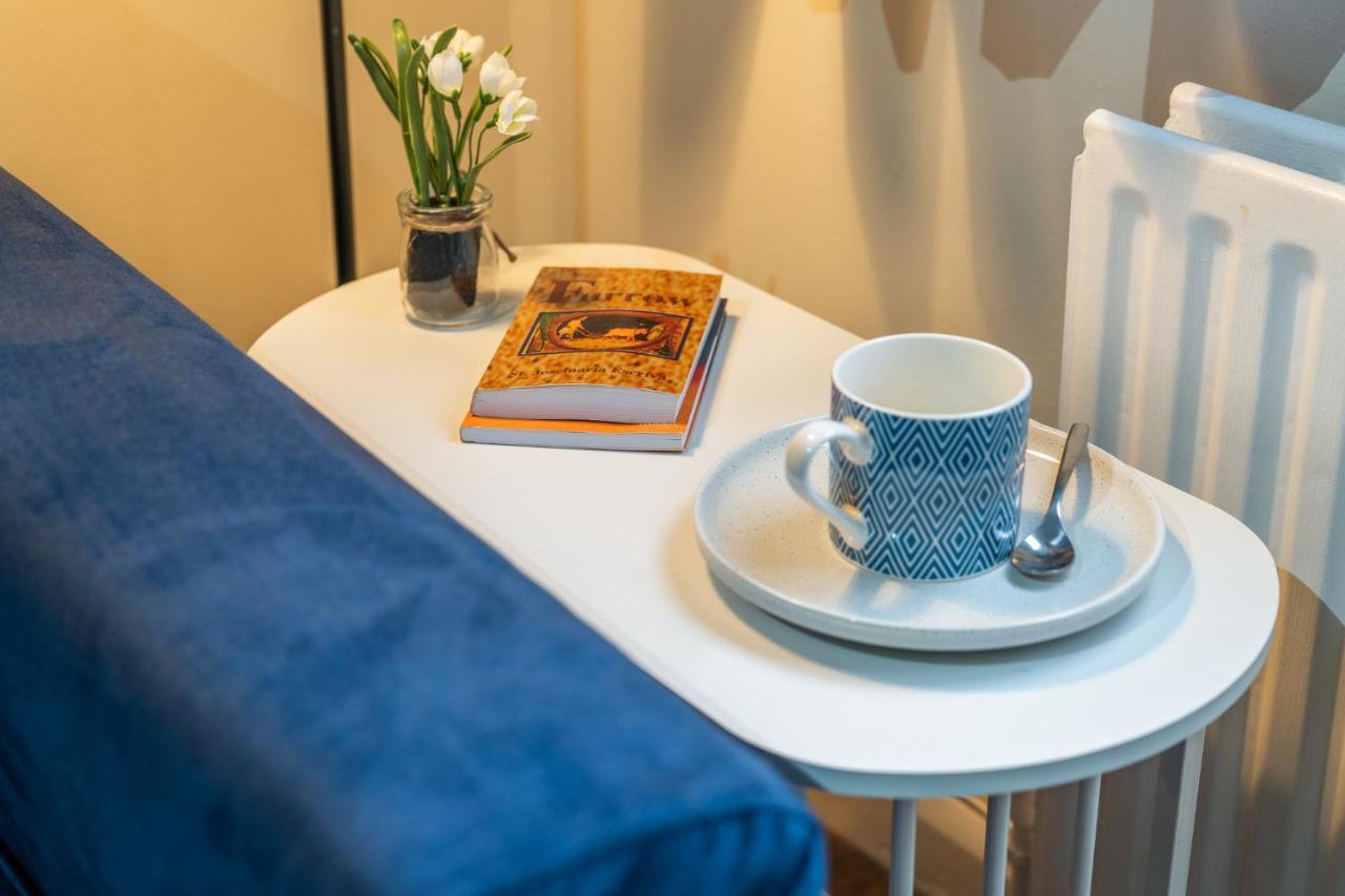Grange Studio Apartment - Heathrow Staines-upon-Thames Eksteriør bilde