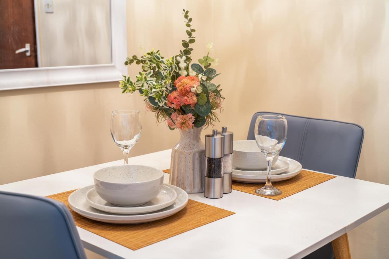 Grange Studio Apartment - Heathrow Staines-upon-Thames Eksteriør bilde